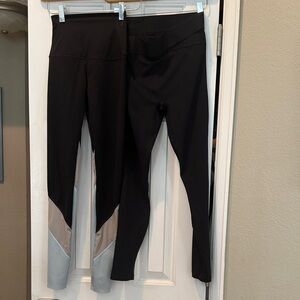2 Pack Leggings Party!  Tavi Noir Color Block  and Le Ore Crossover Leggings